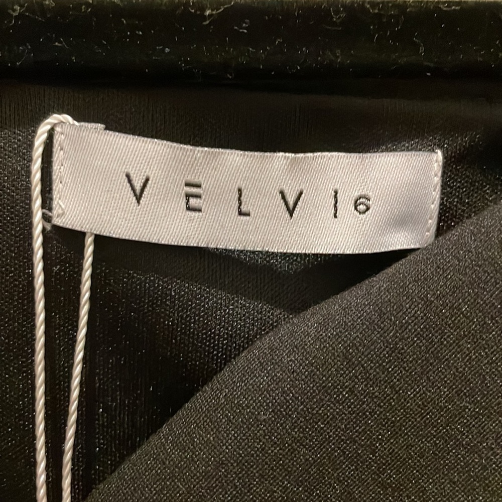 Velvi Black Dress off the shoulder - Picture 3 of 6